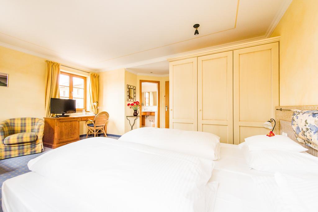 Hotel Und Landgasthof Altwirt Grosshartpenning Exterior photo