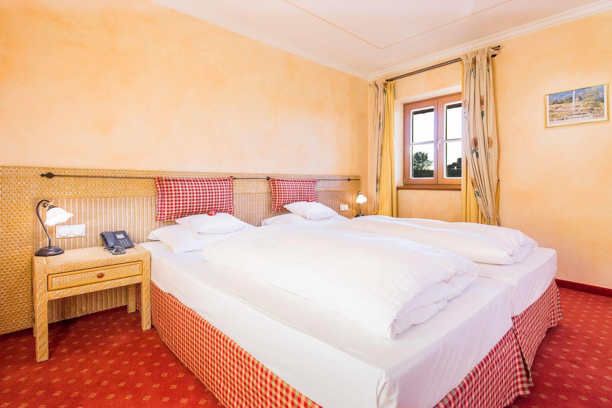 Hotel Und Landgasthof Altwirt Grosshartpenning Exterior photo